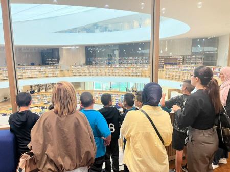 استقبال حافل لنحو 100 طفل من ذوي الاحتياجات الخاصة في المكتبة الوطنية